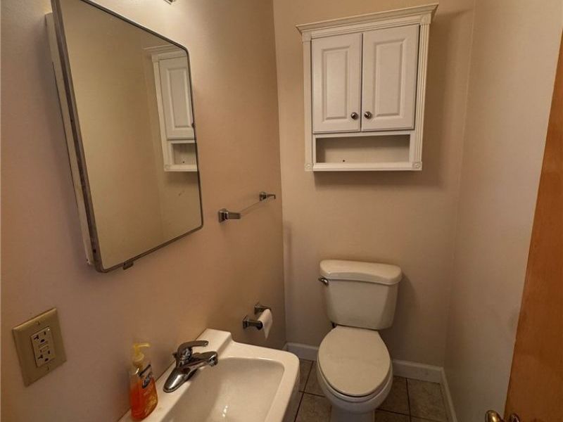 1708 Roselawn Road, Mayfield Heights, OH 44124 Photo 12
