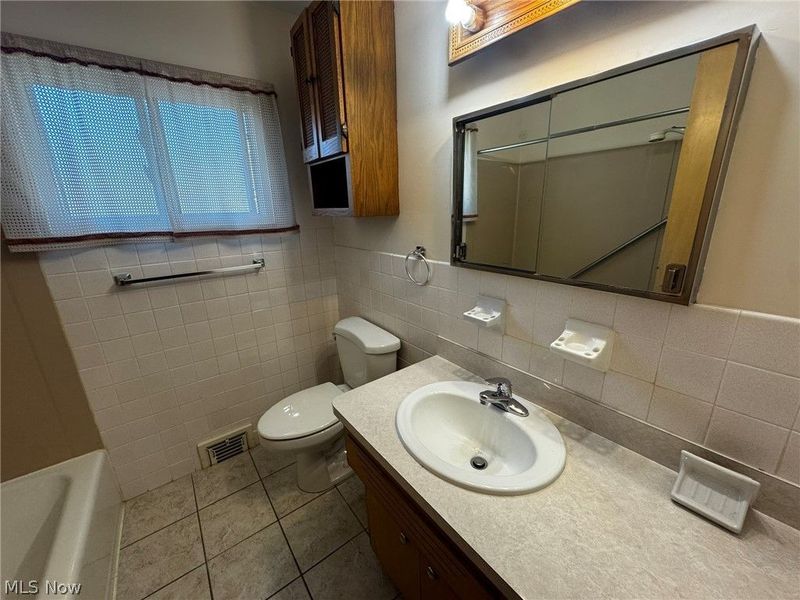 1708 Roselawn Road, Mayfield Heights, OH 44124 Photo 15