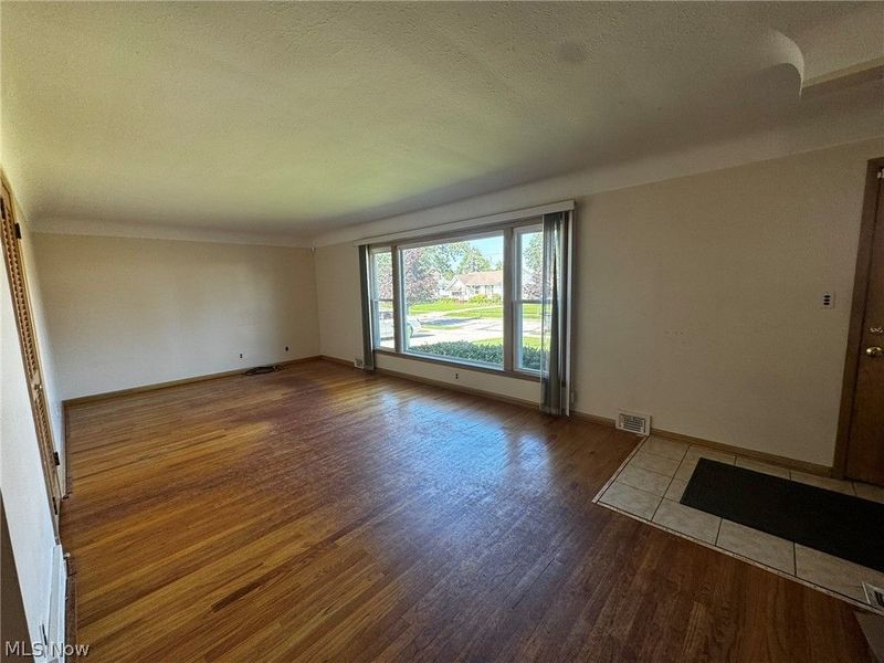 1708 Roselawn Road, Mayfield Heights, OH 44124 Photo 6