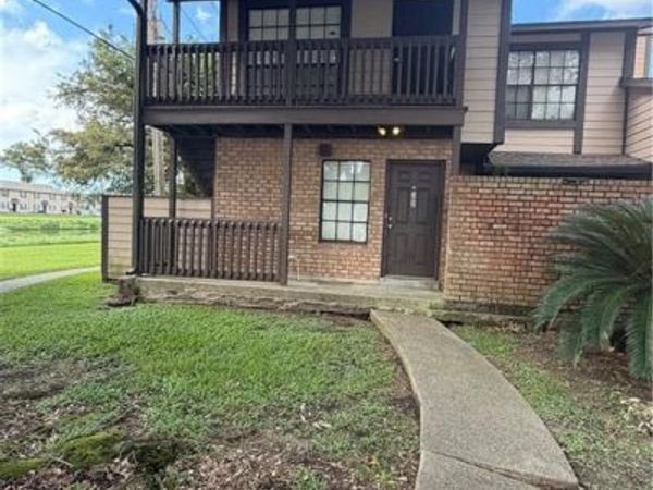 742 FAIRFAX Drive , Unit 102, Gretna, LA 70056