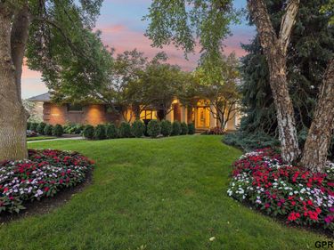 18421 Shadow Ridge Drive, Omaha, NE 68130