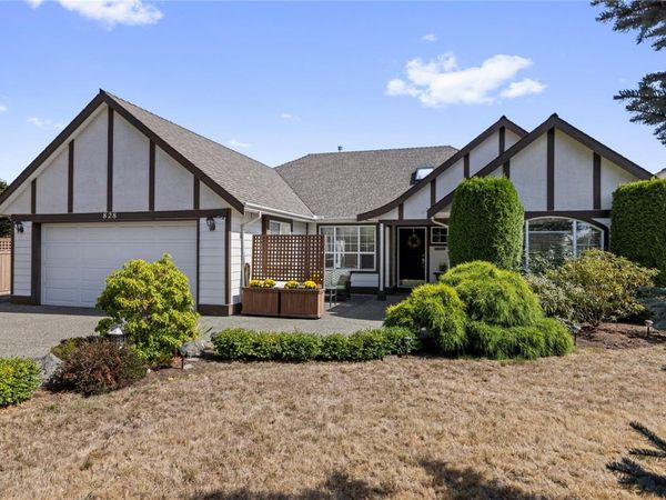 828 Sunray Rd , Parksville, BC V9P 1A6