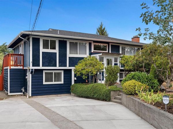 1640 Earlston Ave , Saanich, BC V8P 2Z5