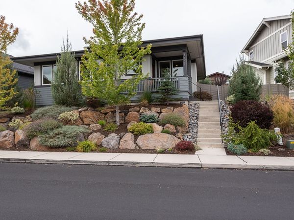 20671 SE Cougar Peak Drive, Bend, OR 97702