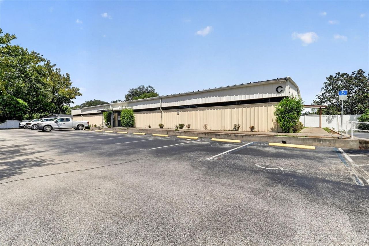 1300 S Duncan Drive, Tavares, FL 32778 Photo