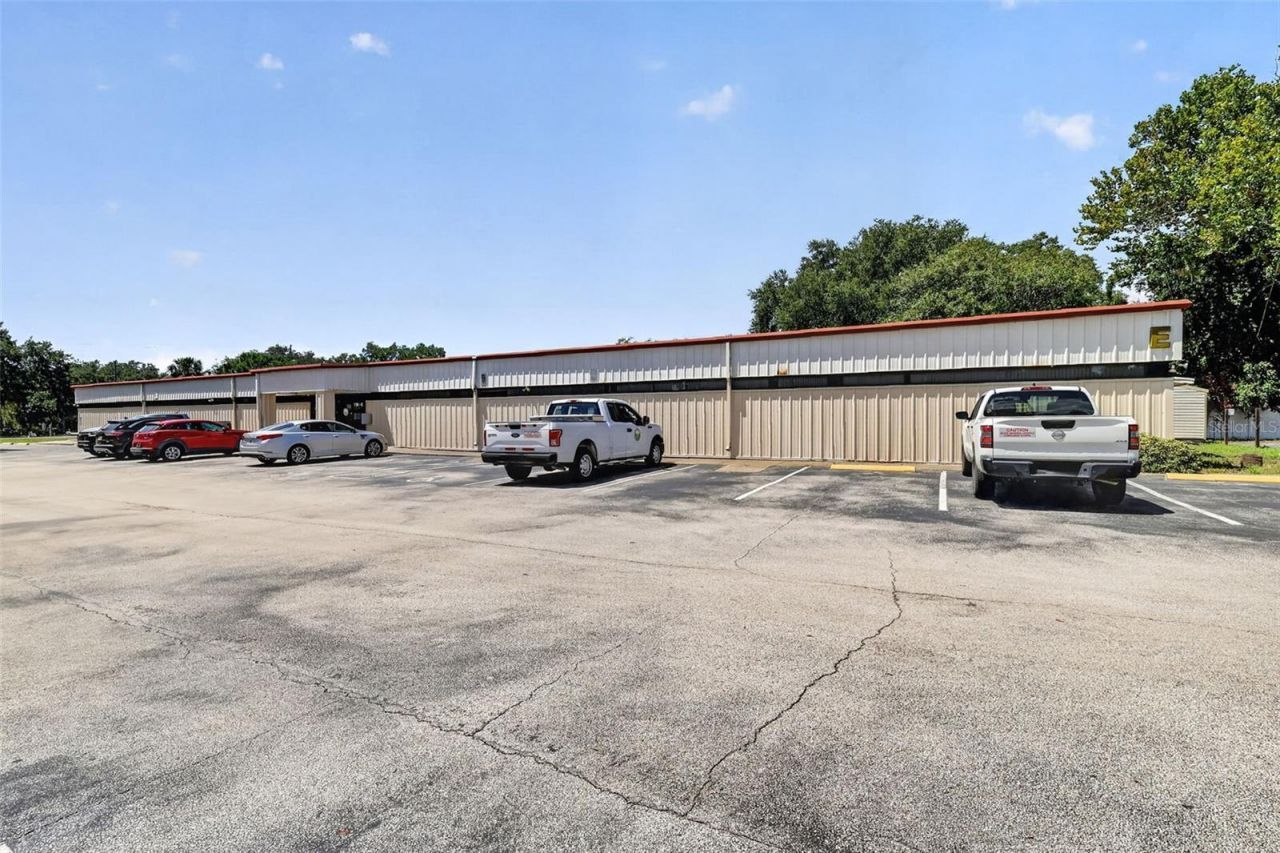 1300 S Duncan Drive, Tavares, FL 32778 Photo