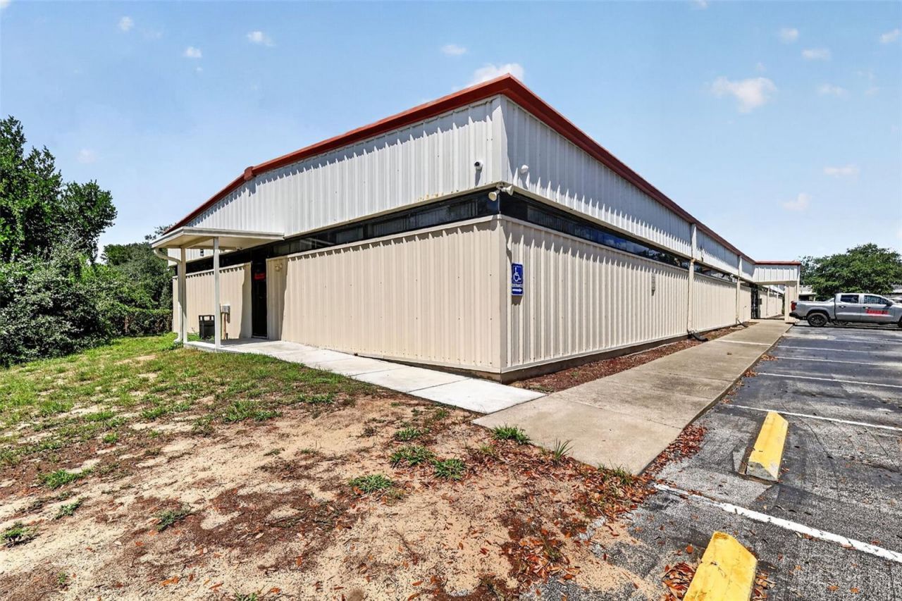 1300 S Duncan Drive, Tavares, FL 32778 Photo