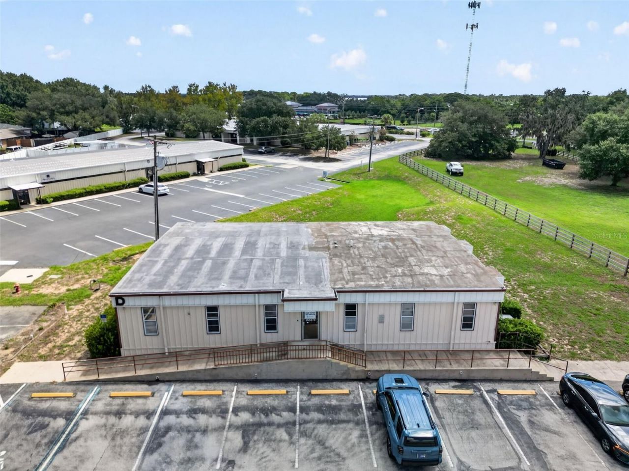 1300 S Duncan Drive, Tavares, FL 32778 Photo