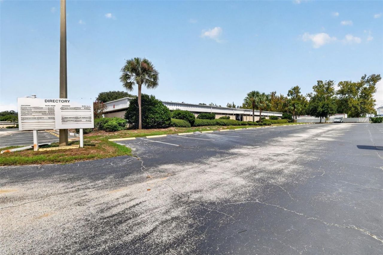 1300 S Duncan Drive, Tavares, FL 32778 Photo