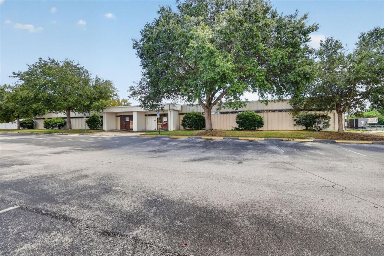 1300 S Duncan Drive, Tavares, FL 32778 Photo