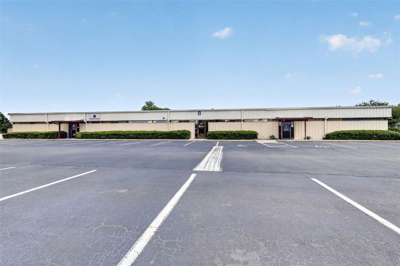 1300 S Duncan Drive, Tavares, FL 32778 Photo