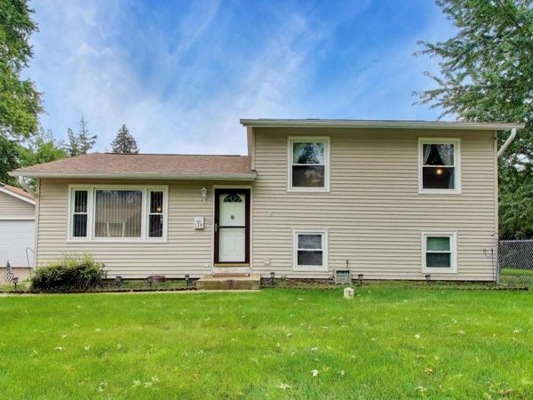 139 W Melody Lane , Woodstock, IL 60098