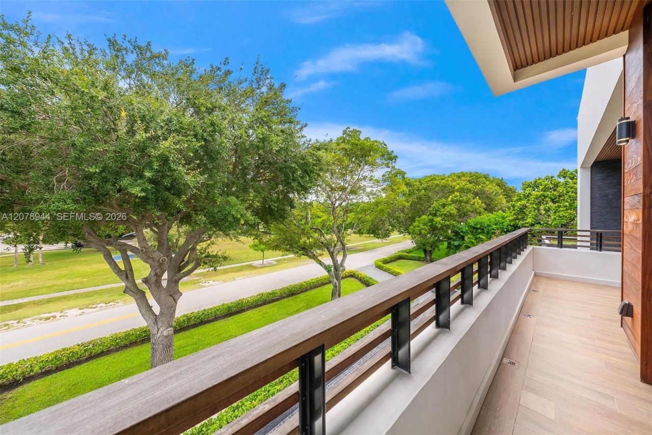 9860 NE 5th Ave Rd , Miami Shores, FL 33138 Photo
