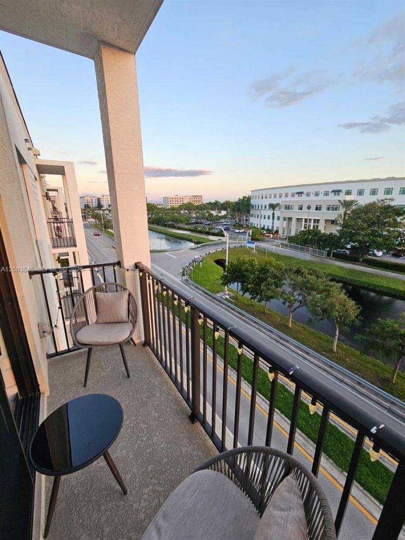 8301 NW 41st St, Unit B-402, Doral, FL 33166 Photo