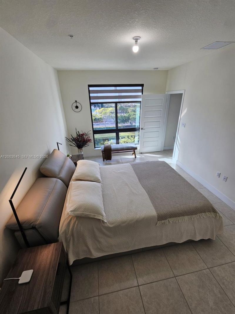 8301 NW 41st St, Unit B-402, Doral, FL 33166 Photo