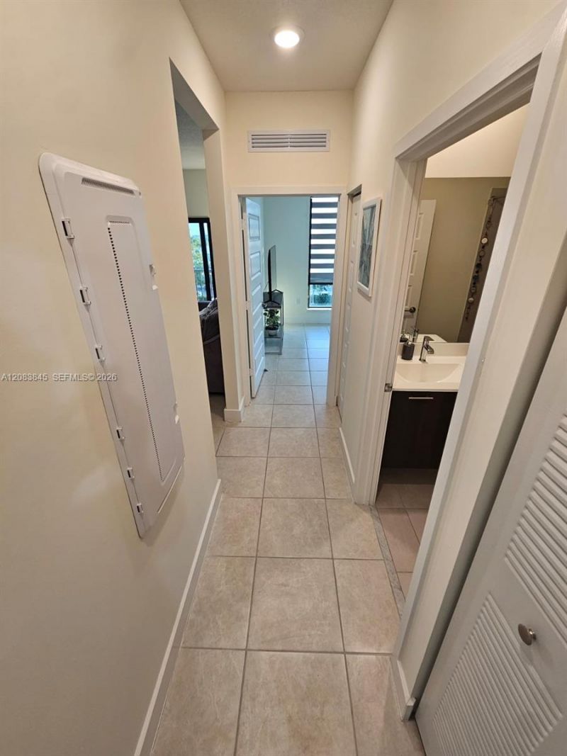8301 NW 41st St, Unit B-402, Doral, FL 33166 Photo