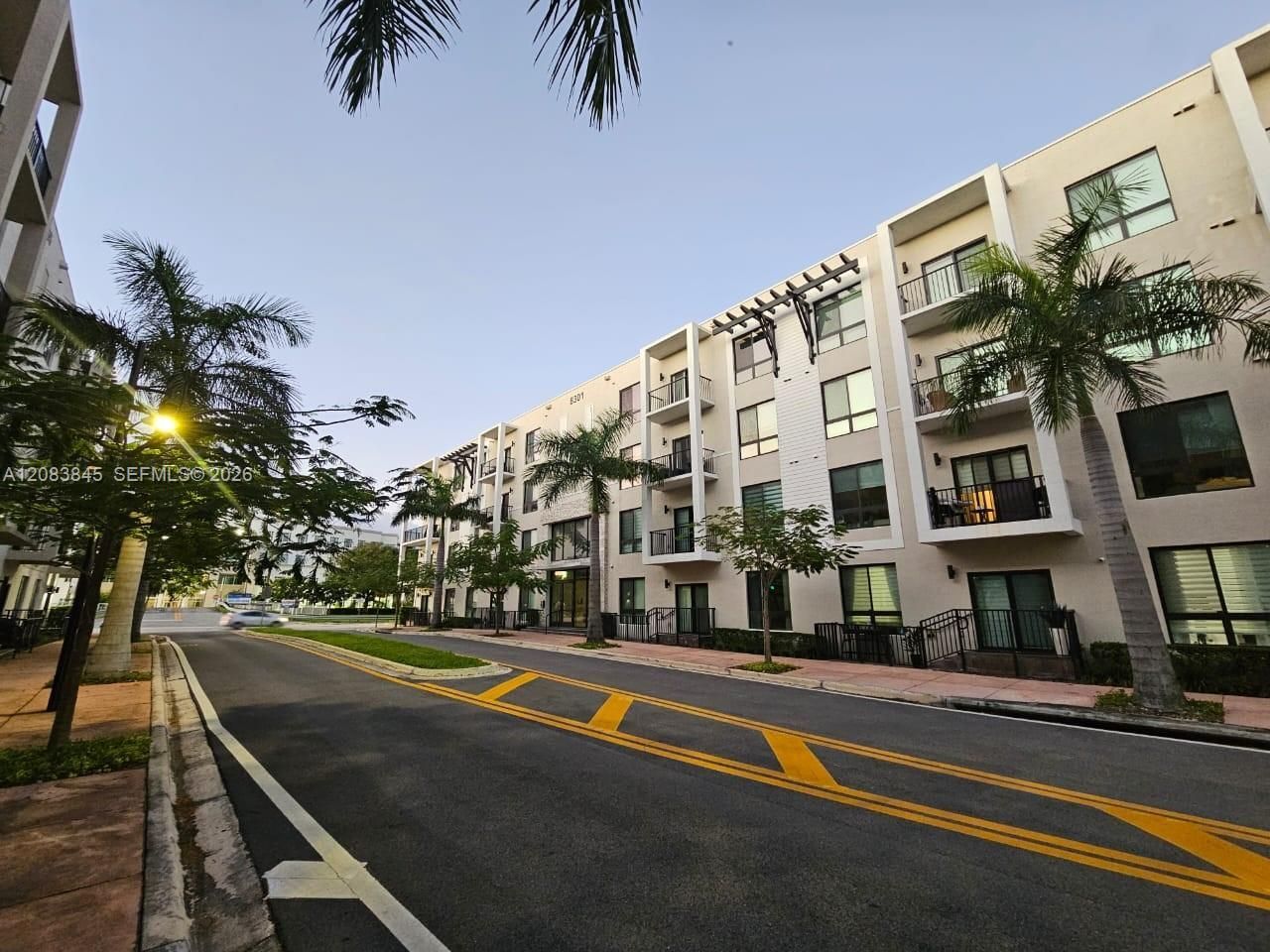 8301 NW 41st St, Unit B-402, Doral, FL 33166 Photo