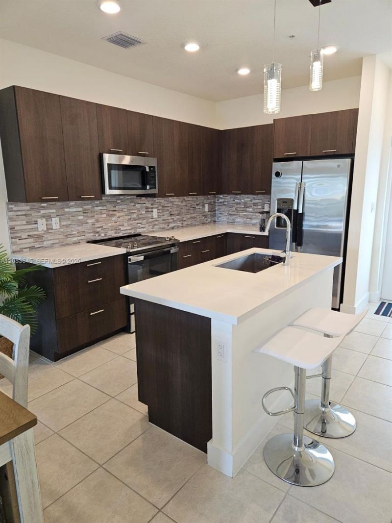 8301 NW 41st St, Unit B-402, Doral, FL 33166 Photo