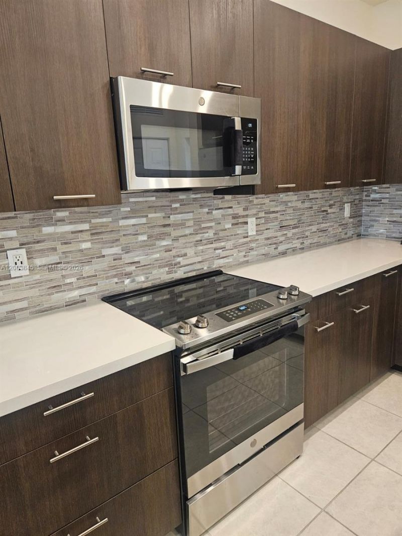 8301 NW 41st St, Unit B-402, Doral, FL 33166 Photo