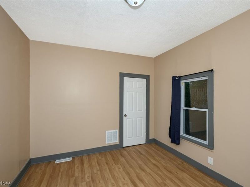 906 E Buchtel Avenue, Akron, OH 44319 Photo 12