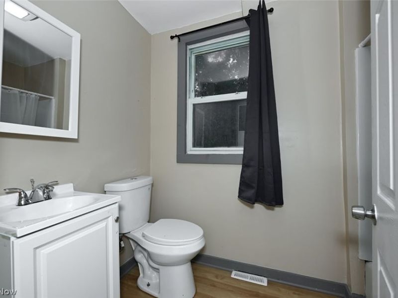 906 E Buchtel Avenue, Akron, OH 44319 Photo 15