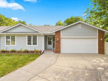 933 E RIDGE Drive, MALVERN, IA 51551