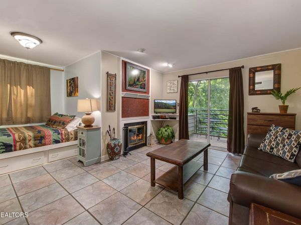 1260 Ski View Drive, Gatlinburg, TN 37738