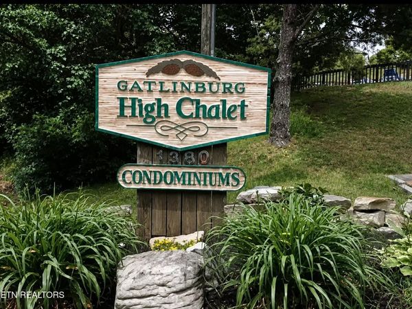 1380 Ski View Drive, Gatlinburg, TN 37738