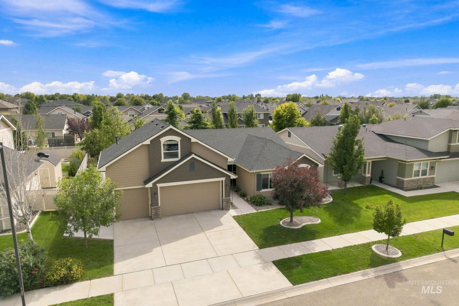 2739 W Tenuta St, Meridian, ID 83646 Main Photo