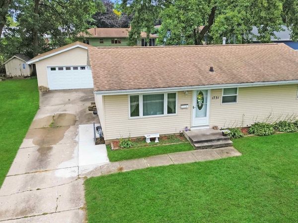 1731 3Rd Avenue, Waverly, IA 50677