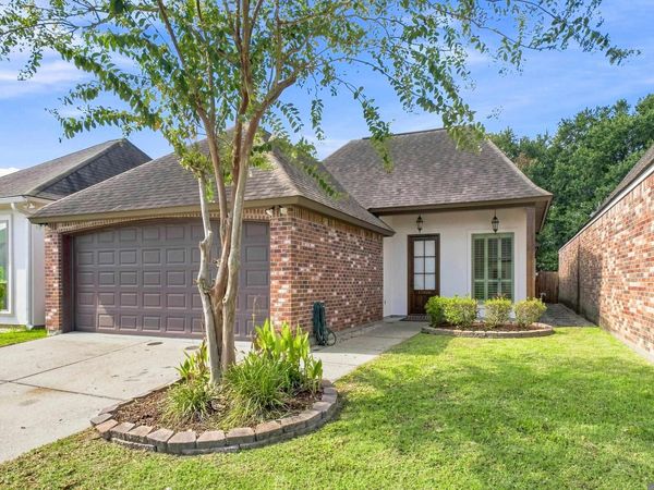 17826 Spring Creek Dr, Baton Rouge, LA 70817