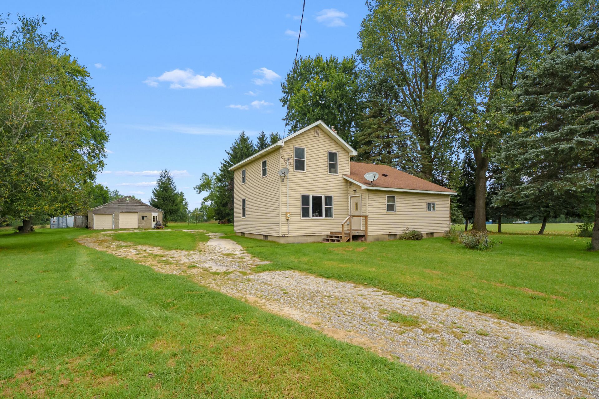 39264 W Red Arrow Highway, Paw Paw, MI 49079 Main Photo