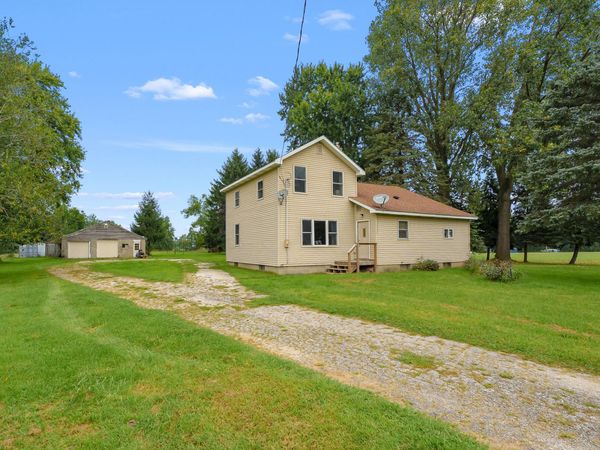 39264 W Red Arrow Highway, Paw Paw, MI 49079