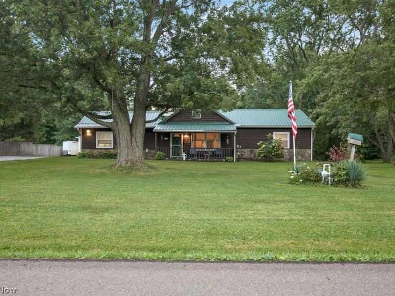 3285 Clubside Drive, Norton, OH 44203 Photo 2