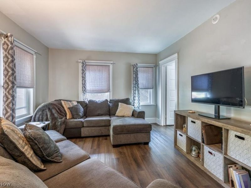 3290 W 17th Street, Cleveland, OH 44109 Photo 18