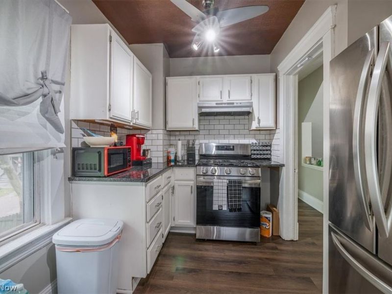 3290 W 17th Street, Cleveland, OH 44109 Photo 25