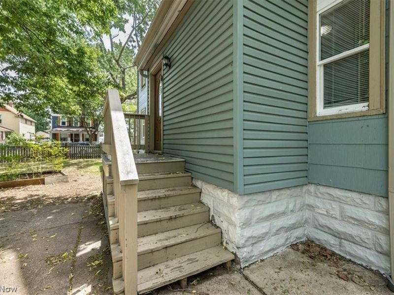 3290 W 17th Street, Cleveland, OH 44109 Photo 34