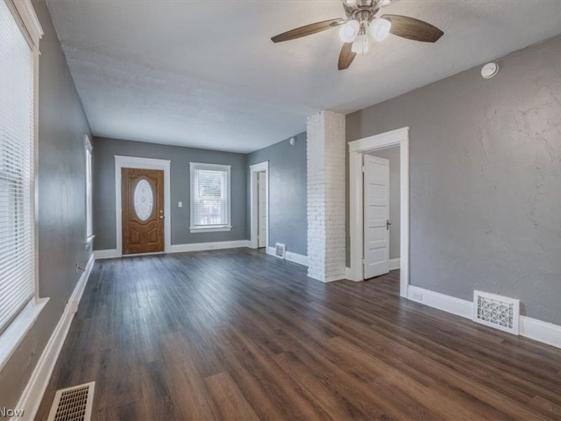 3290 W 17th Street, Cleveland, OH 44109 Photo 8