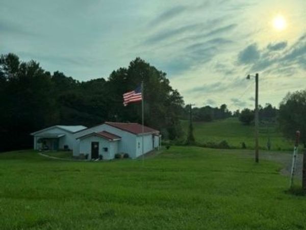 6901 Ireland Road , Coolville, OH 45723