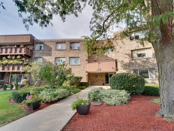 2650 Brookwood Way Drive, Unit 311, Rolling Meadows, IL 60008