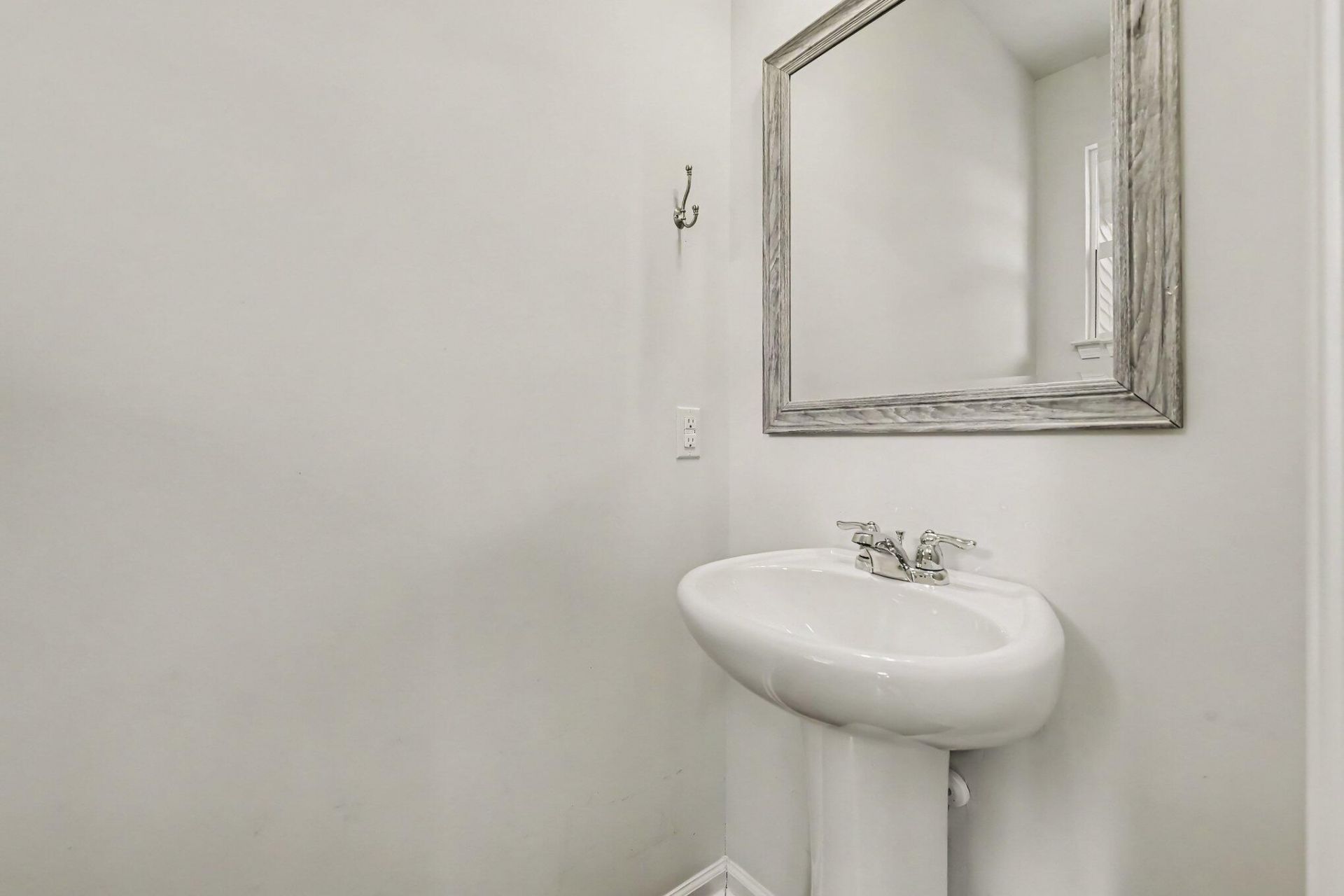 2744 Harmony Lake Drive Photo 13