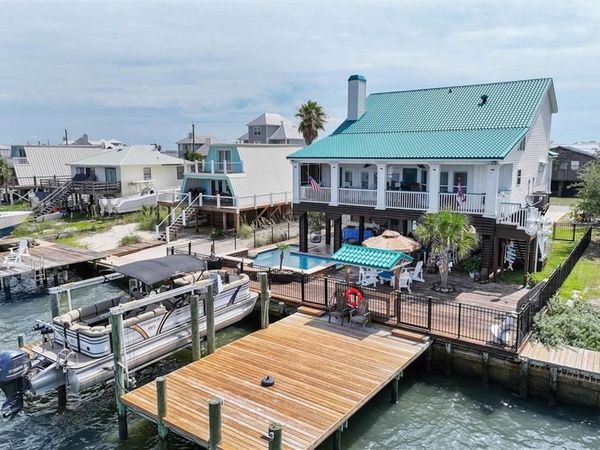 327 Port Royal Street, Dauphin Island, AL 36528