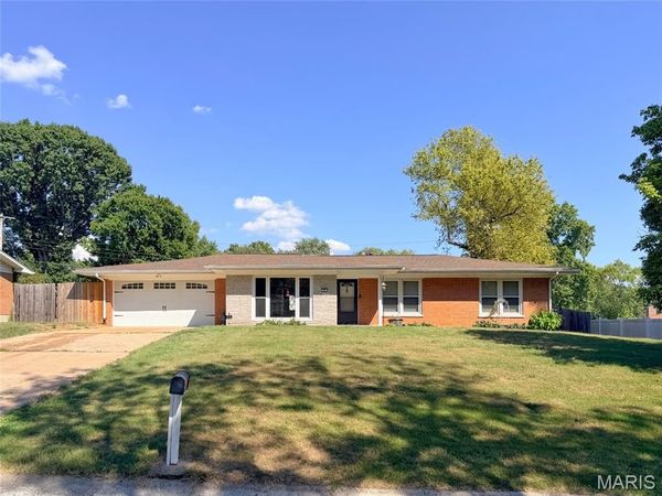 50 Cheshire Drive, Belleville, IL 62223