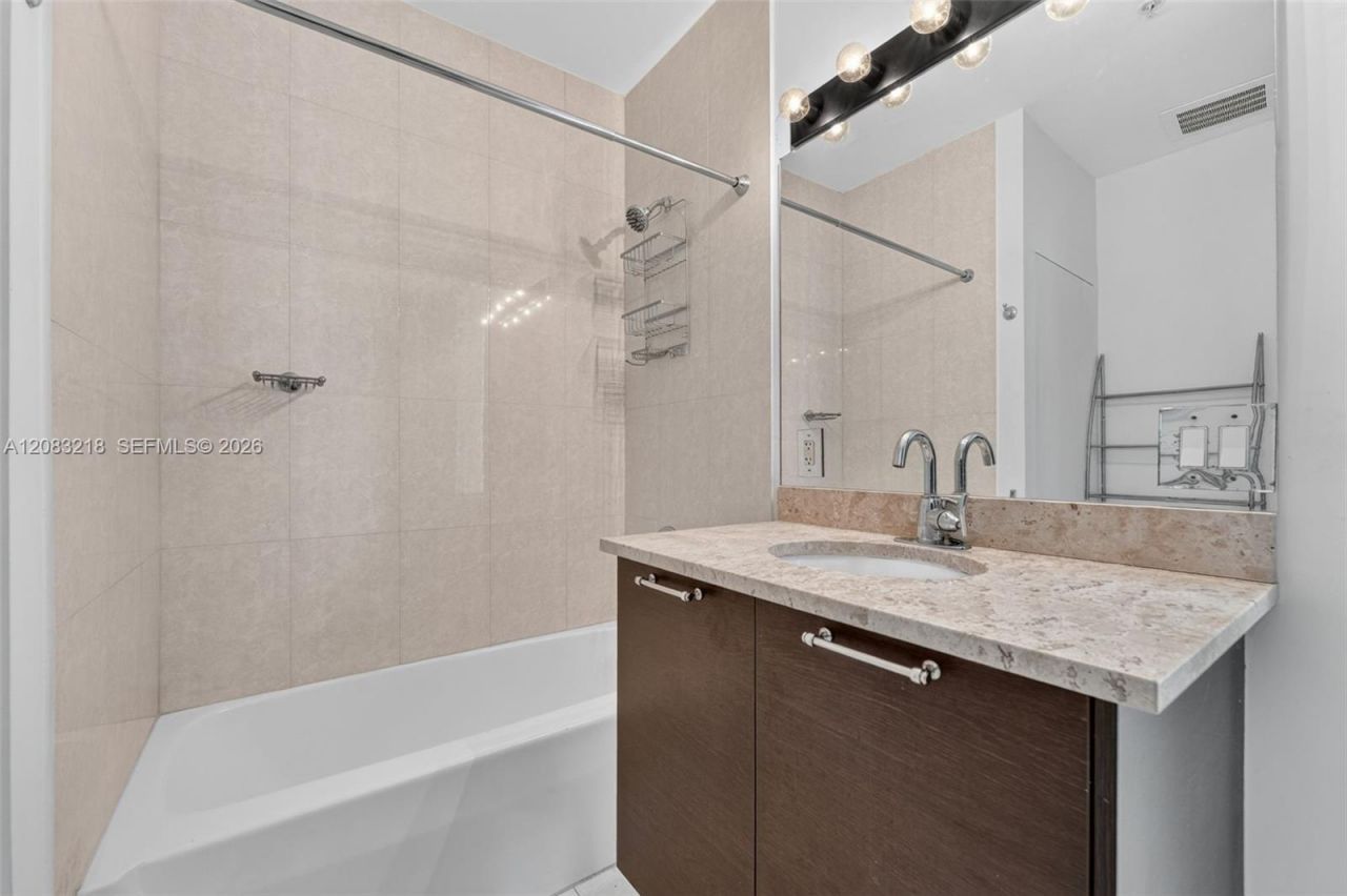 480 NE 30th St , Unit 2201, Miami, FL 33137 Photo