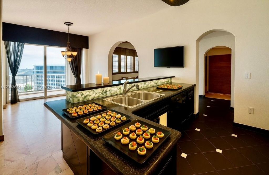18071 Biscayne Blvd , Unit PH03 & PH0, Aventura, FL 33160 Photo