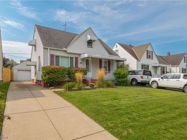 7413 Traymore Avenue, Brooklyn, OH 44144