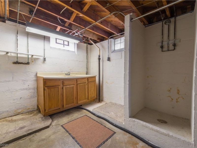 7413 Traymore Avenue, Brooklyn, OH 44144 Photo 34