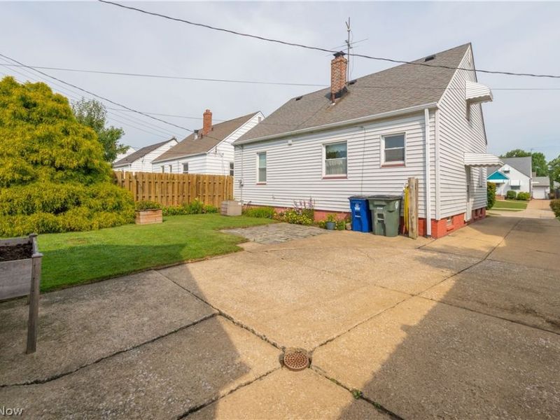 7413 Traymore Avenue, Brooklyn, OH 44144 Photo 39