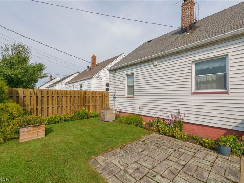 7413 Traymore Avenue, Brooklyn, OH 44144 Photo 40