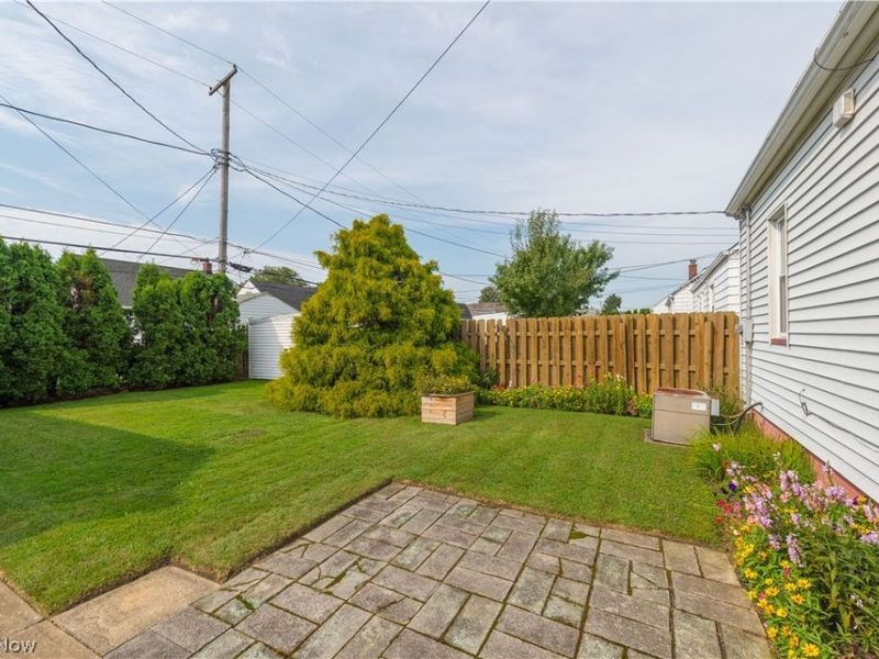7413 Traymore Avenue, Brooklyn, OH 44144 Photo 41